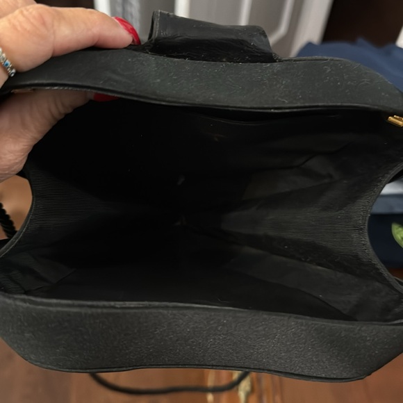 Black heart shape purse - Picture 4 of 4